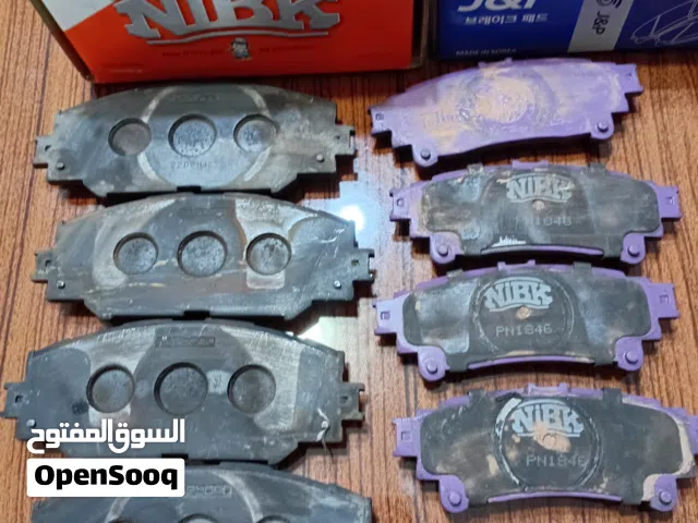 بريك تويوتا بريوس V بحالة الجديد امامي وخلفي