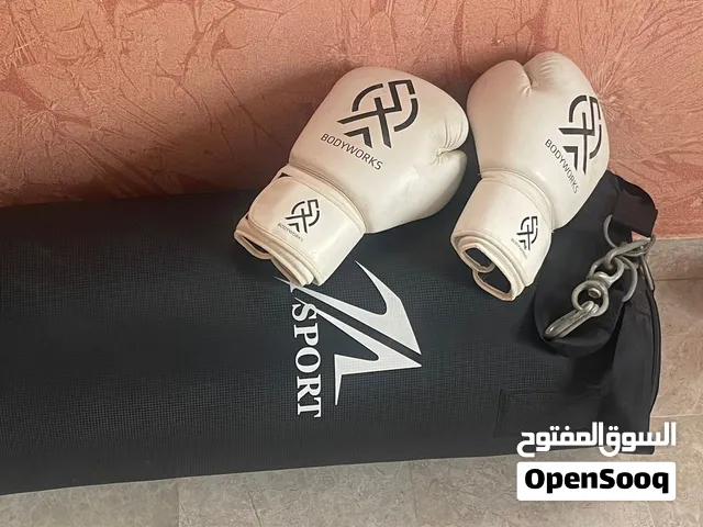 كيس ملاكمه جديد و ثقيل مع قفازات
