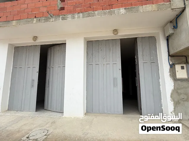 Kairouan – en face du marché du lundi et du stade Hamda-Laouani, Rond-point Sayadin.