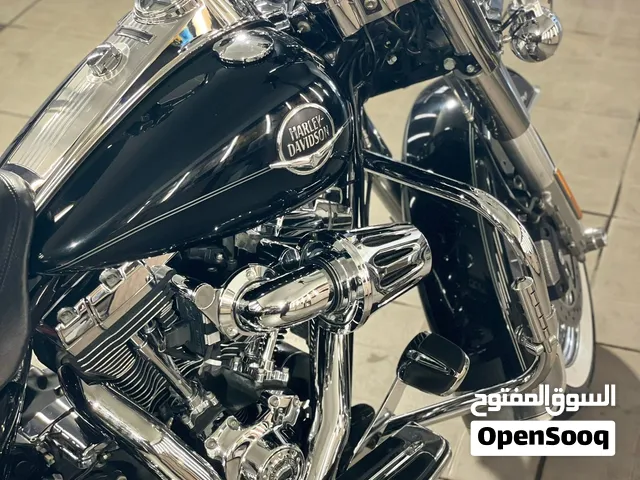 Harley Road king 2010 ABS full هارلي موديل 2010 لون اسود رود كنغ adjustment Like new