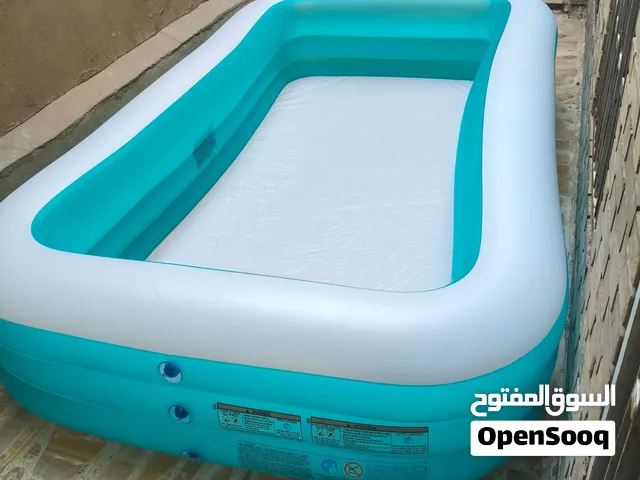 مسبح عائلي كبير للكبار والصغار ومستخدم قليل جدا بي تفاصيل اكثر