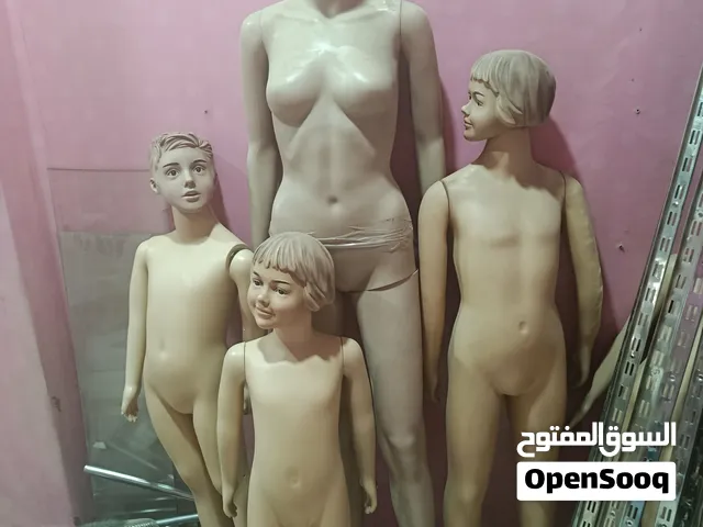 4 مانيكانات عرض ملابس كاملة