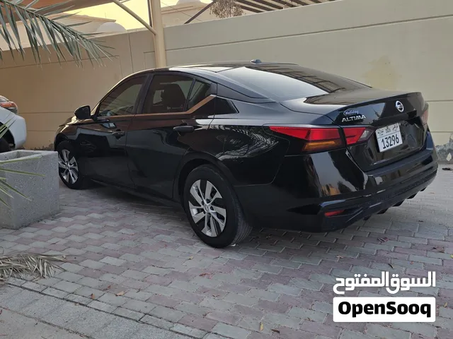 للبيع نيسان التيما موديل 2019 نطيفة جدا اوراق جمارك