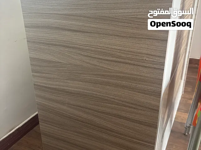 مكتب استقبال بحالة جيدة جدا
