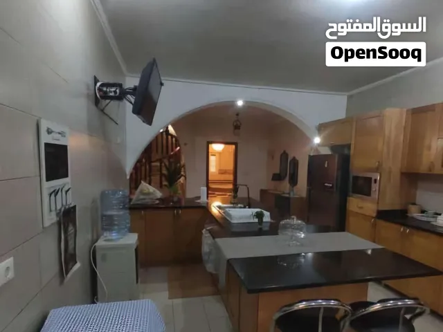 فيلا للبيع جهة جزيرة بوستة النوفليين قرب كافي لاتي