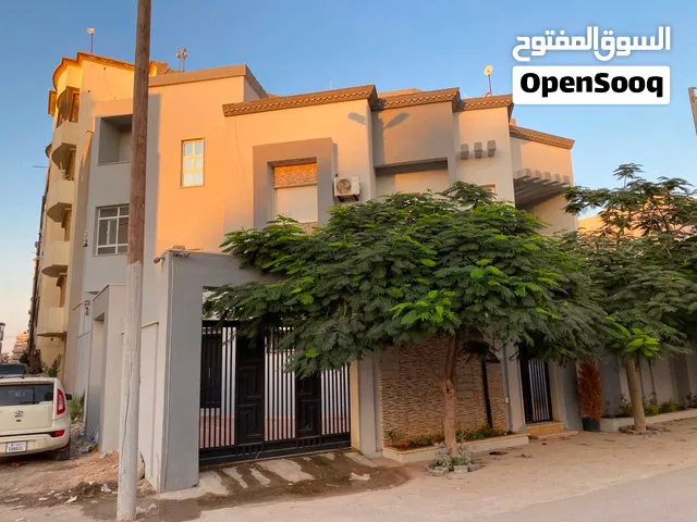250 m2 More than 6 bedrooms Villa for Rent in Benghazi Dakkadosta