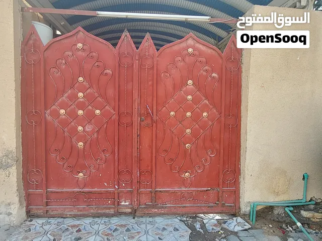 باب حديد خارجي مستخدم للبيع