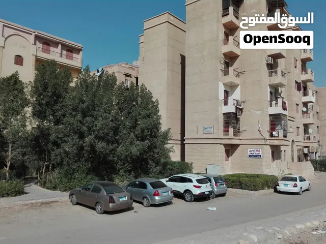 وحدة إدارية بموقع متميز بشارع تجارى لأنشطة تجارية مثل معرض ، اتيلية ، ستوديو ، عيادة ، مكتب ، معمل و