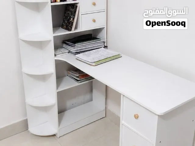 ميز مكتب أبيض مع ملحق مكتبة جانبية