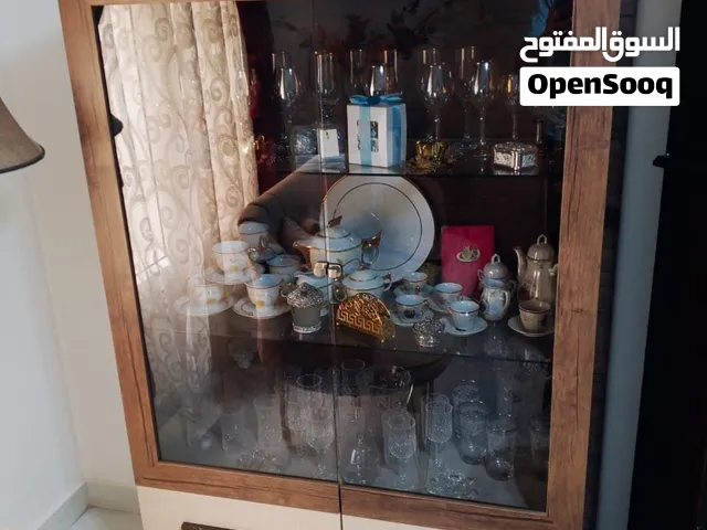اثاث منزلي مستعمل و نظيف بضاعة أصلية و تقيلة و بحالة ممتازة المعاينة خير دليل