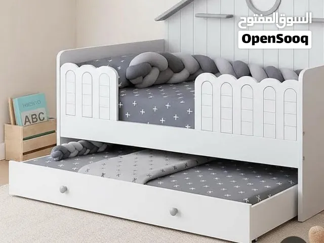 غرفة اطفال سرير وخزانة للبيع