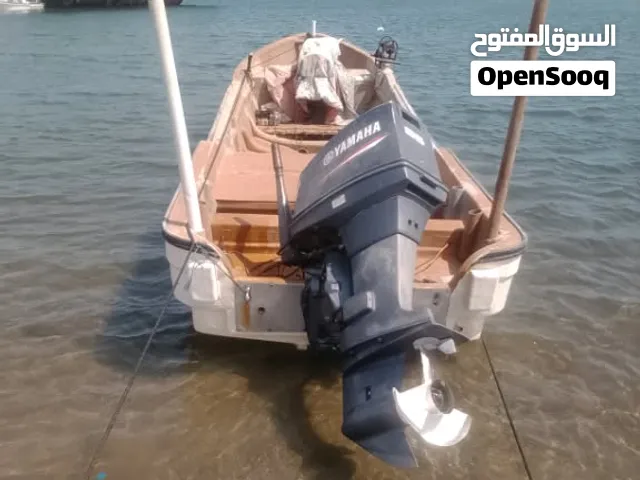 قارب صيد 23مع ملكيته  صنع فيروز ياباني موديل 2018 ...... مكينة ياماها 85موديل 2014 غير مبطلة . ماطور