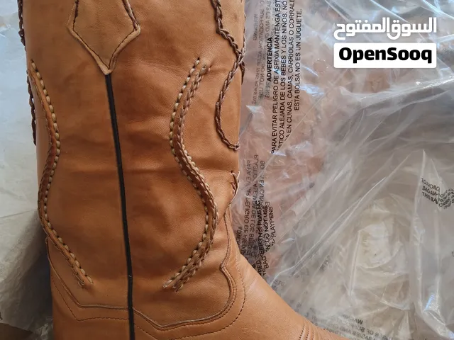 بوت جلد فاخر من ماركة Dan Post الأمريكية - صنع في المكسيك  ممتاز لأصحاب الخيل