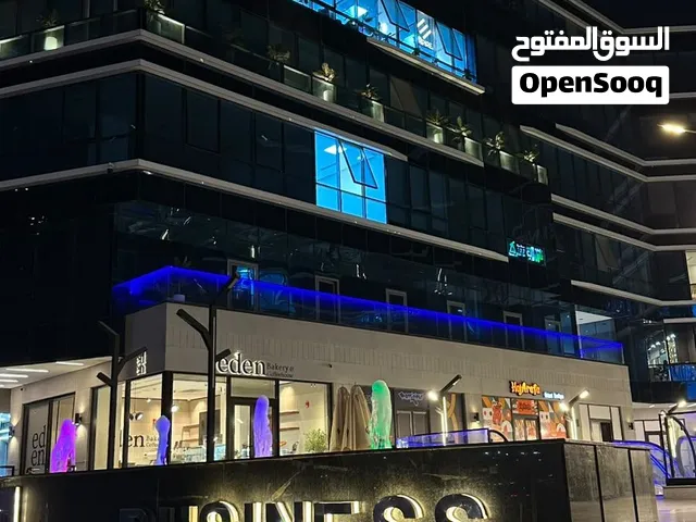 مكان شغال بالفعل على التسعين الشمالي محلات - مكاتب - عيادات