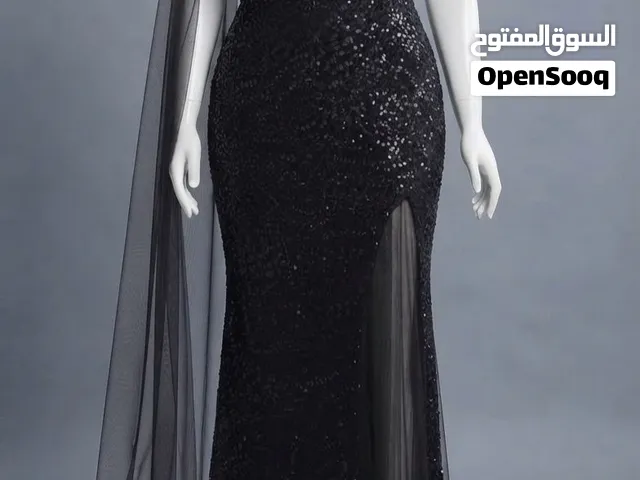 للبيع فستان سهرة اسود ملبوس مرة واحدة السعر 14 دينار