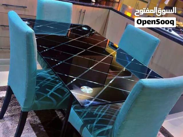 طاولة زجاج جميلة