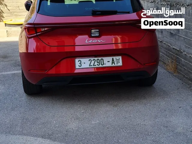 سيت ليون بحالة ممتازة يد اولى