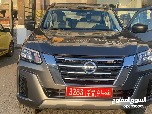 نيسان اكستيرا 2022- Nissan xterra فورويل جديدة 2022   Salalah car rental خريف صلاله تاجير سيارات