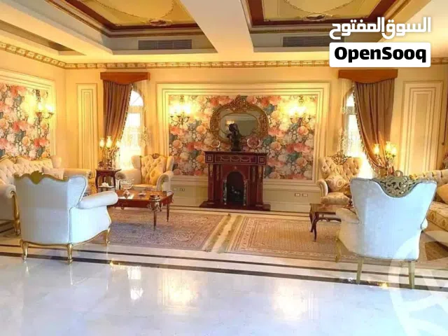 للبيع فيلا فاخره كالقصر بالتجمع الخامس