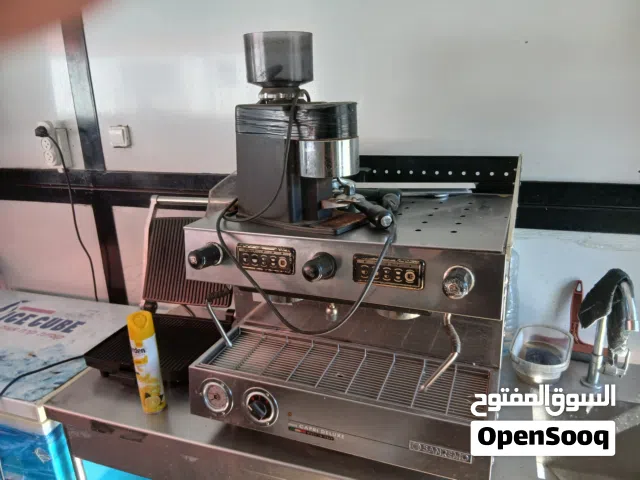 ماكينة أسبريسو بحالة جيدة جدا وبسعر مغري