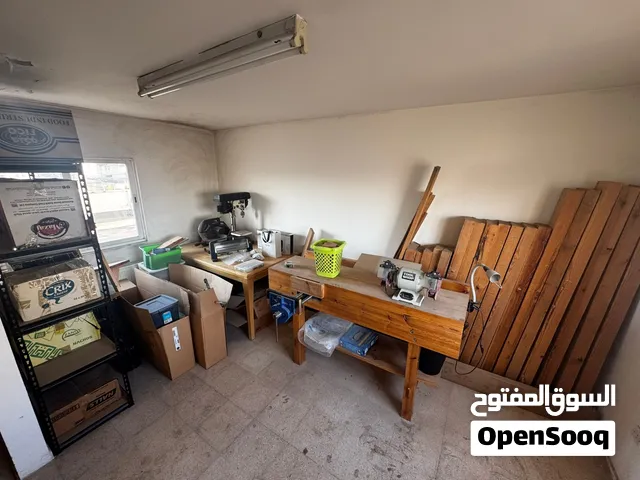 عدة منجرة كاملة للبيع مع خشب (وارد امريكي و اغلى الانواع)