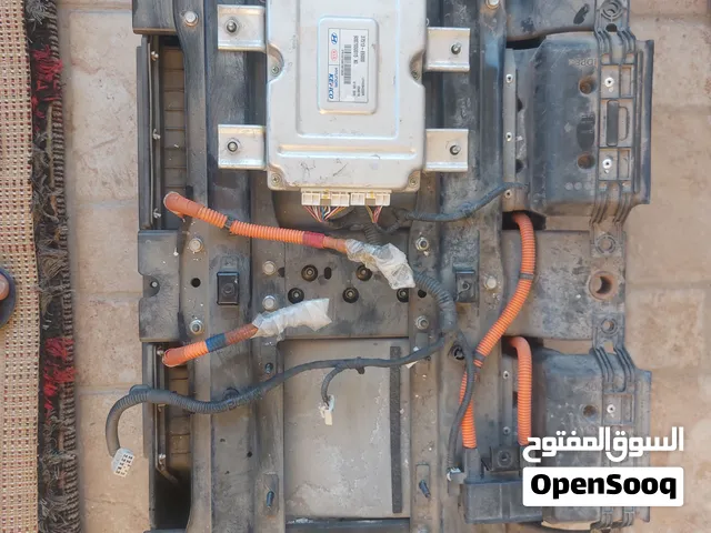 بطاريه سوناتا هايبرد او كيا بحاله جيده لا تحتاج صيانه