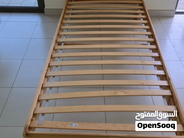 سرير مفرد مع فرشة