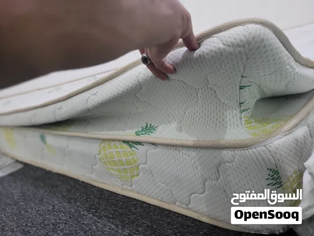للبيع للحاجه  مستعجل   اسفنج. حق غرفه نوم  طبقتين. شبه جديد   نوع ضغط صابي