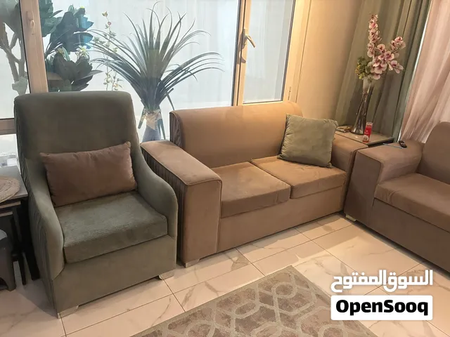 كنب مستخدم للبيع بحالة جيدة