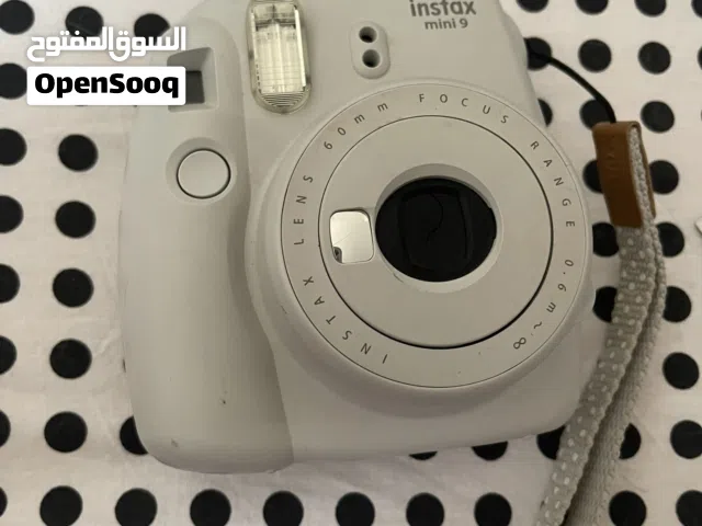 Instax Polaroid mini 9 camera in Rak