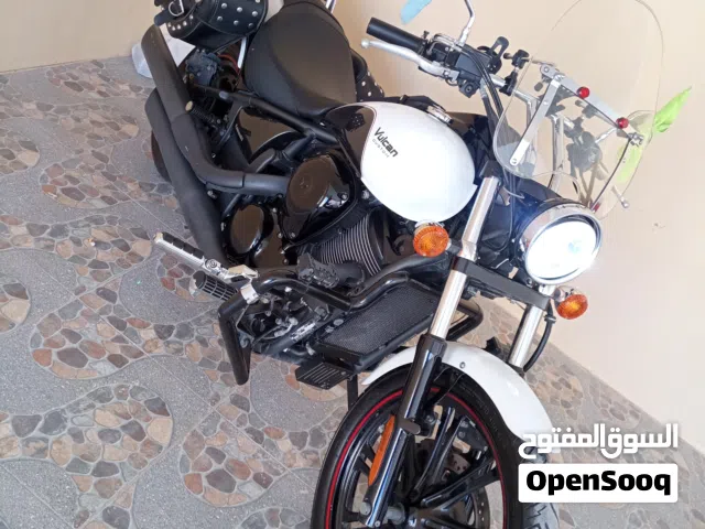 عرض اللبيع دراجة كوازاكي فولكن 2015 نظيف جدا بحاله الوكاله بدون اي مشاكل 900 سي سي مع حقائب اضافيه