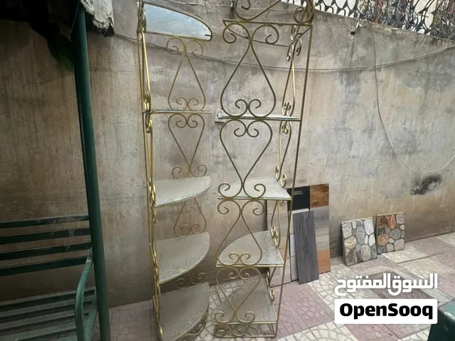 حامل تحف او زينه او اي شي