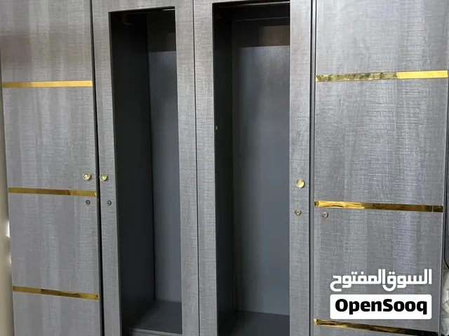 خزانة ملابس شبه جديد بجودة ممتازه جدا