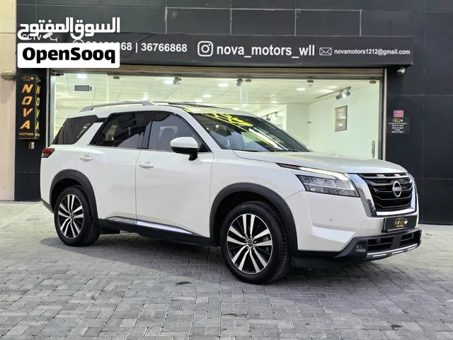 2024 Nissan Pathfinder SL 4x4 top model