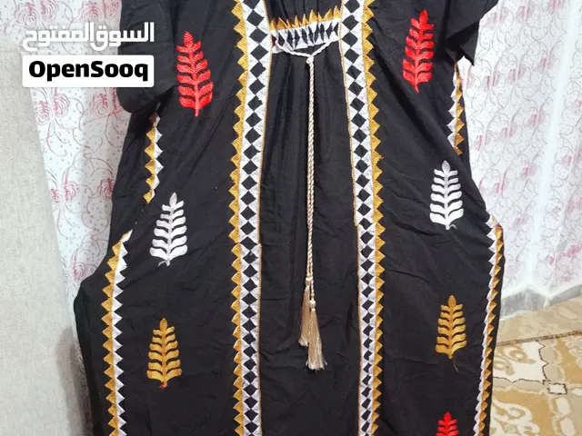 فساتين نسائية