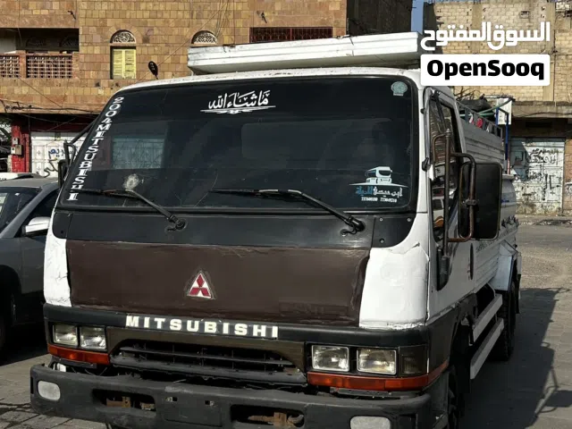 وايت ماء ميتسوبيشي كانتر 2004 خليجي مجمرك تانكي ماء 6600 لتر صافي قمة النظافة تعز المدينة
