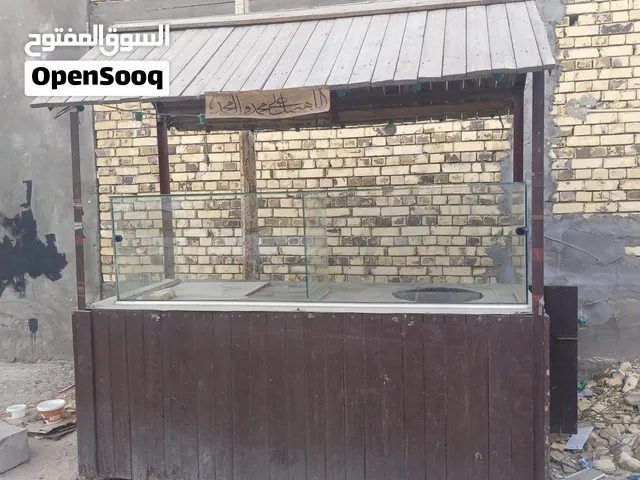 ميز مطعم  نضيف وتفصال