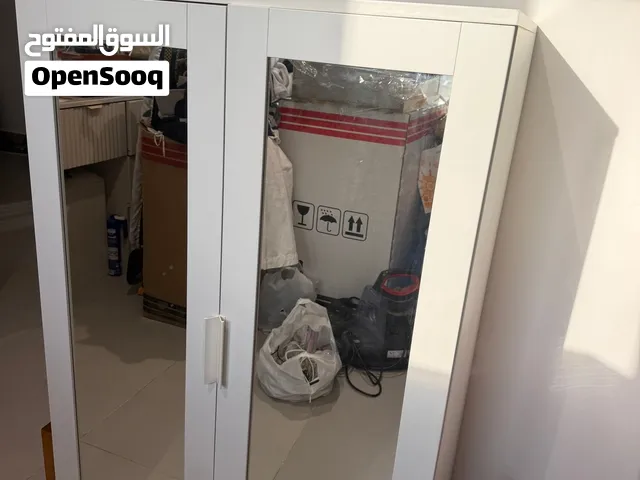 للبيع خزانه ارفف