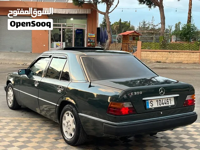 Mercedes Benz E300 model 1991 super clean