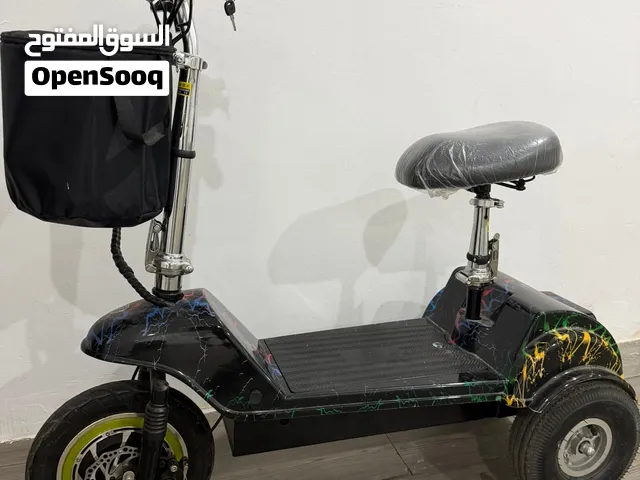 Scooter for sale 3 wheel  للبيع سكوتر 3 تواير