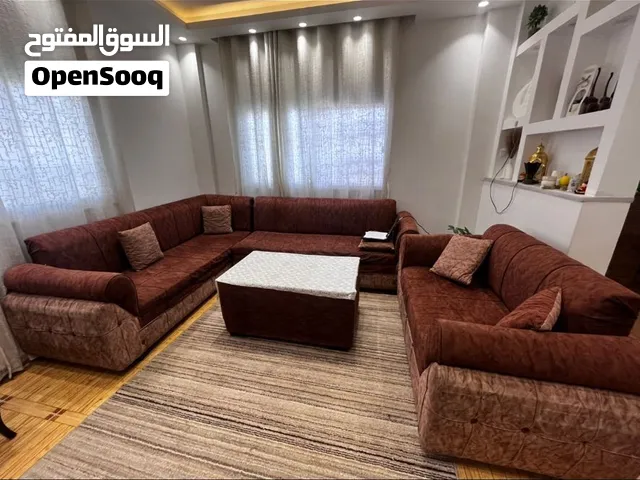 كورنر// كتب// طاولة سفرة