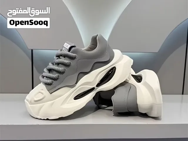 كوتشيات شباب احداث واشيك وارخص الموادلات