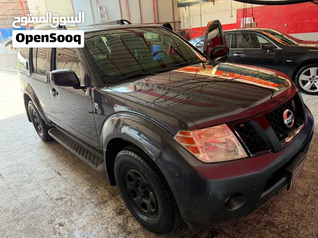 NISSAN PARTHFINDER 2010 model