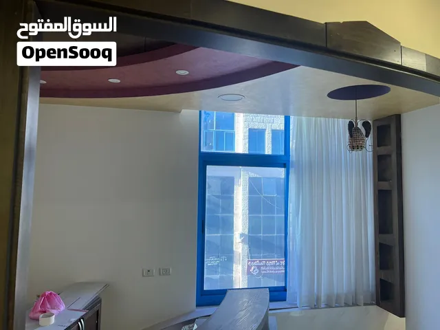مكتب للبيع
