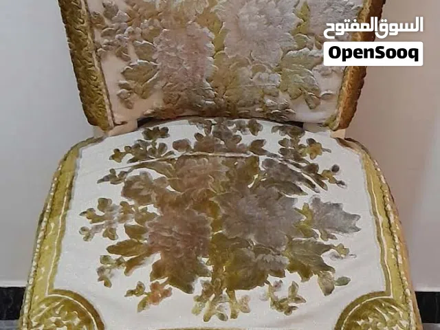 للبيع كراسي مستعملة خشب بلوط وقديفة.