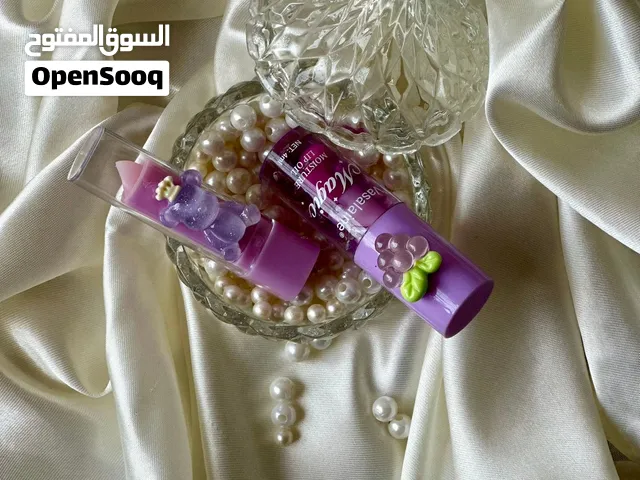 گلوس للشفاه من ماركه فازلين  ماجك حجمه 4ml