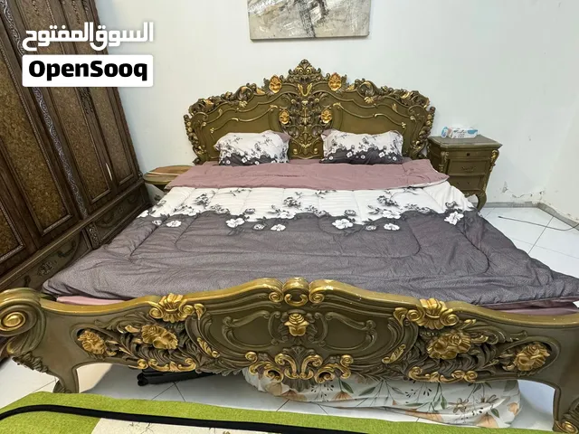 سرير ملكي منحوت يدوي 240*240 مع المرتبه نظيف جدا