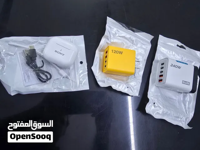 1 EARBUD 2 CHARGERS