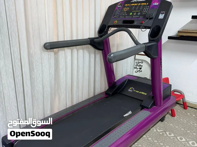 جهاز جري الماركة: لايف فتنس المنشأ: امريكي الحجم كبير