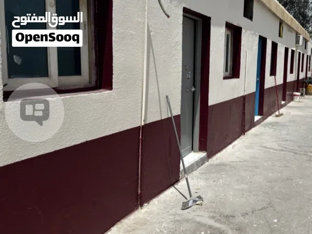 للايجار 30 غرفة سكن عمال بالصجعه الصناعية بالشارقة مطلوب 2000 درهم